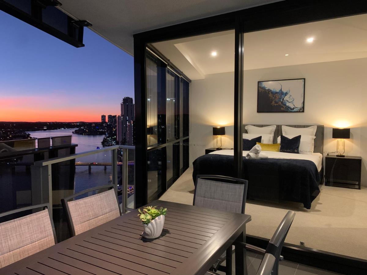 Circle On Cavill Free Parking Apartman Gold Coast Kültér fotó